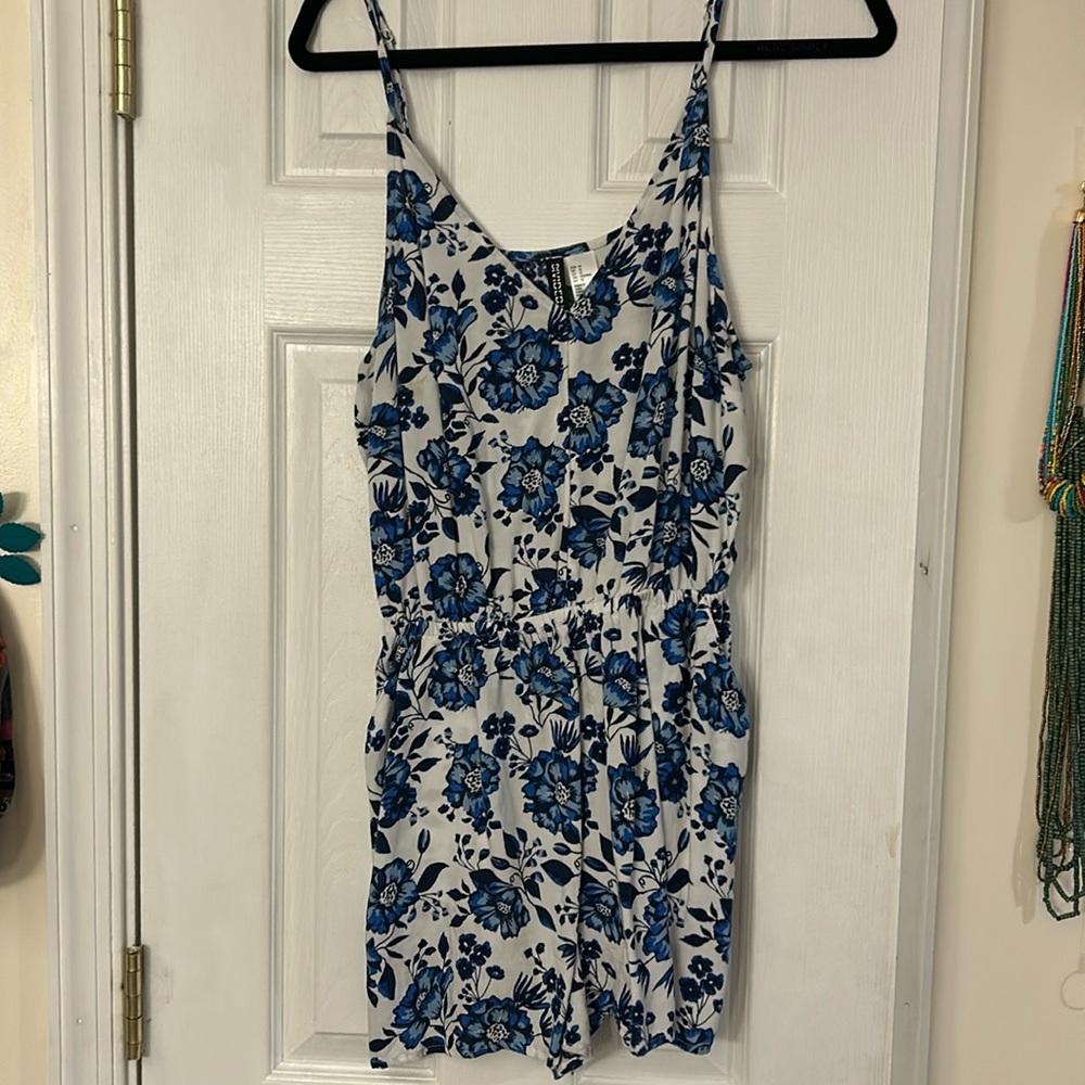 Cinched waste, spaghetti strap, floral romper
